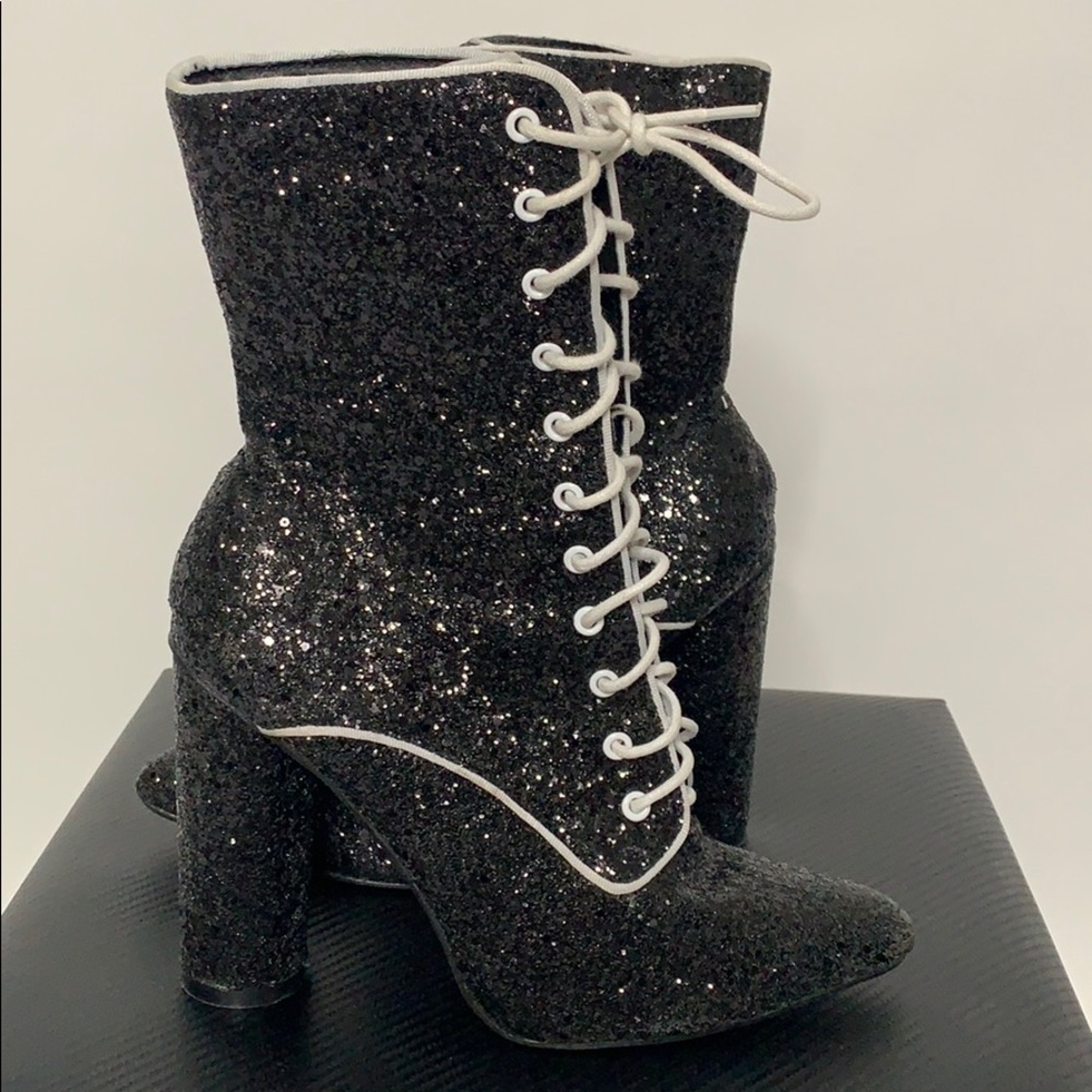 CAPE ROBBINS GLITTER BLACK and white